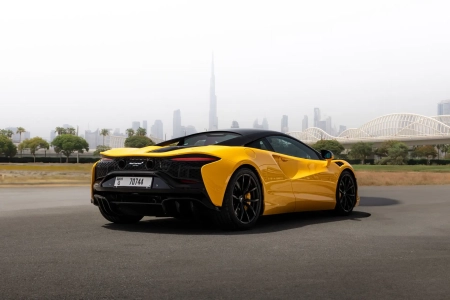 McLaren Artura 2024 - Image 1