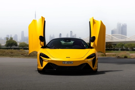 McLaren Artura 2024 - Image 2