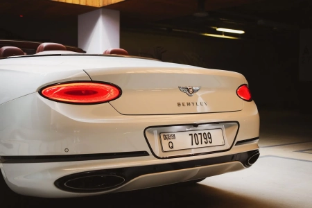 Bentley Continental GTC 2019 - Image 1