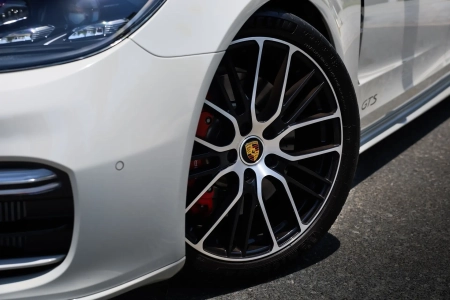 Porsche Panamera GTS 2024 - Image 4