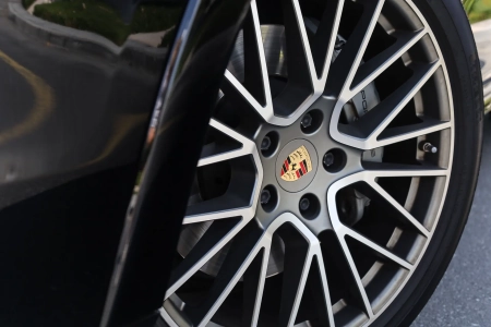 Porsche Cayenne S 2024 - Image 1